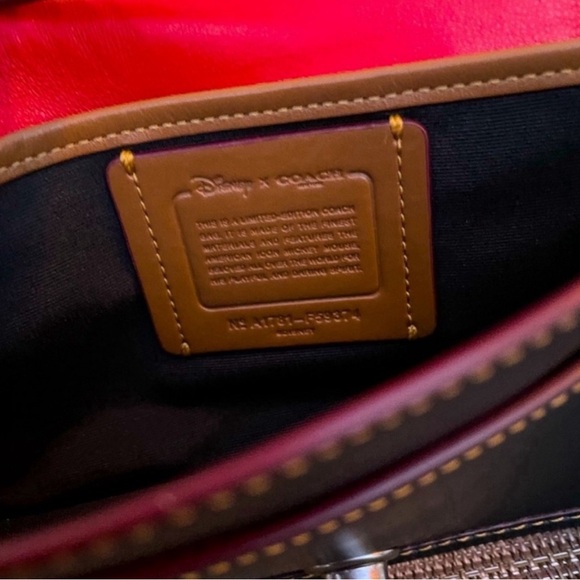 Coach x Disney Dinky w/ Minnie Kisslock Coin Purse - Picture 6 of 11